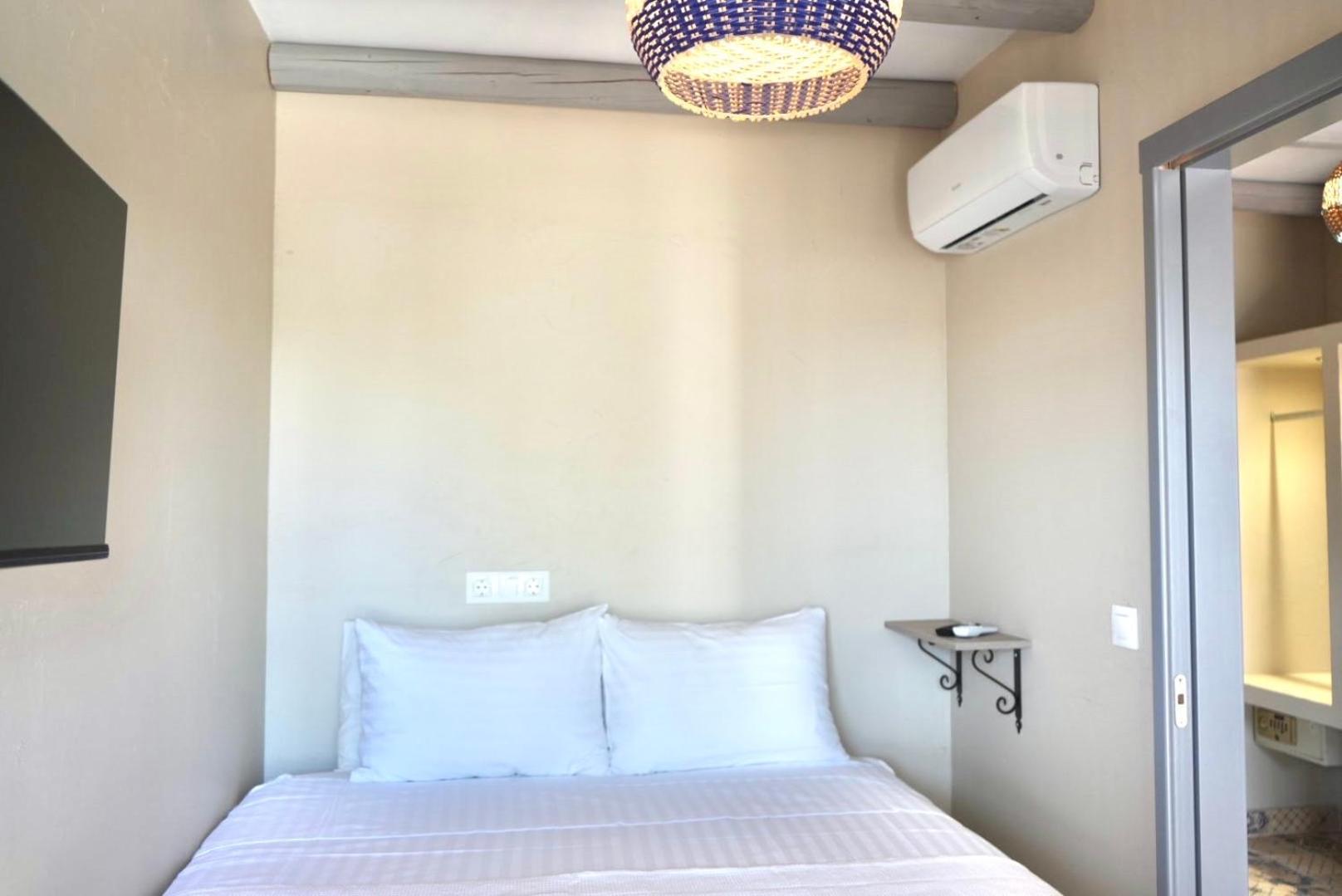 George Suites Stegna Архангелос Екстериор снимка