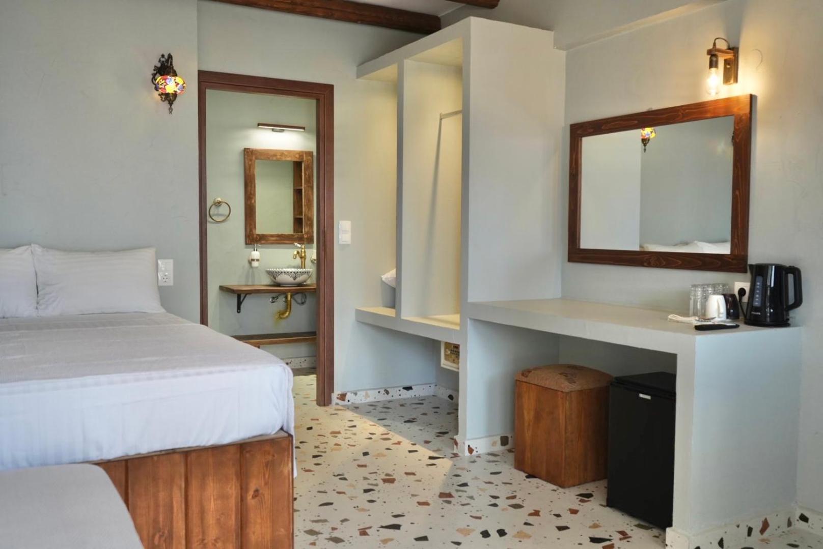 George Suites Stegna Архангелос Екстериор снимка