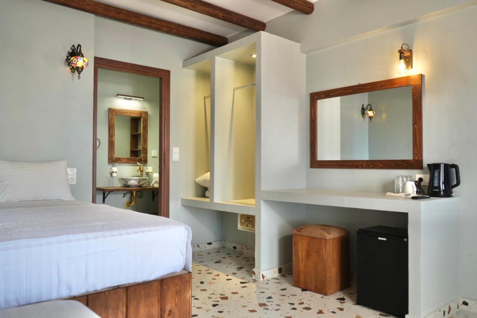 George Suites Stegna Архангелос Екстериор снимка