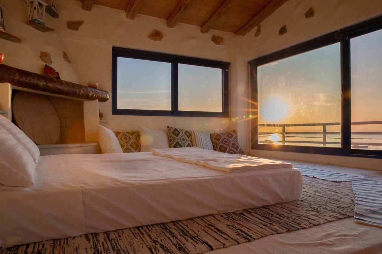 George Suites Stegna Архангелос Екстериор снимка